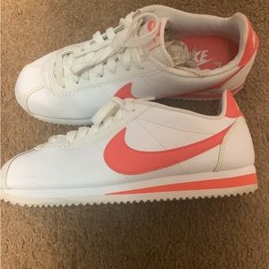 Coral Nike Cortez